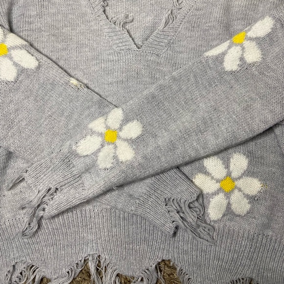 Sweater - Picture 4 of 4